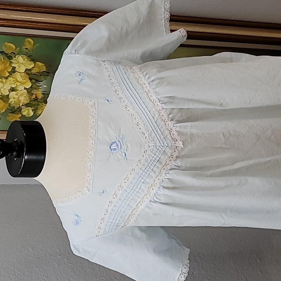 BARBIZON vintage gown baby blue size medium to small floral detail - Picture 2 of 14